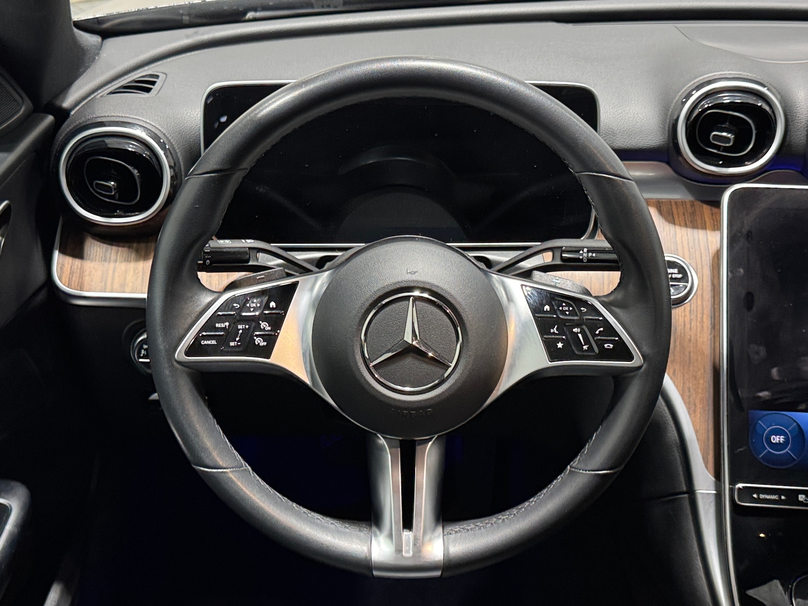 Thumbnail: 2025 Mercedes-Benz C-Class - 4