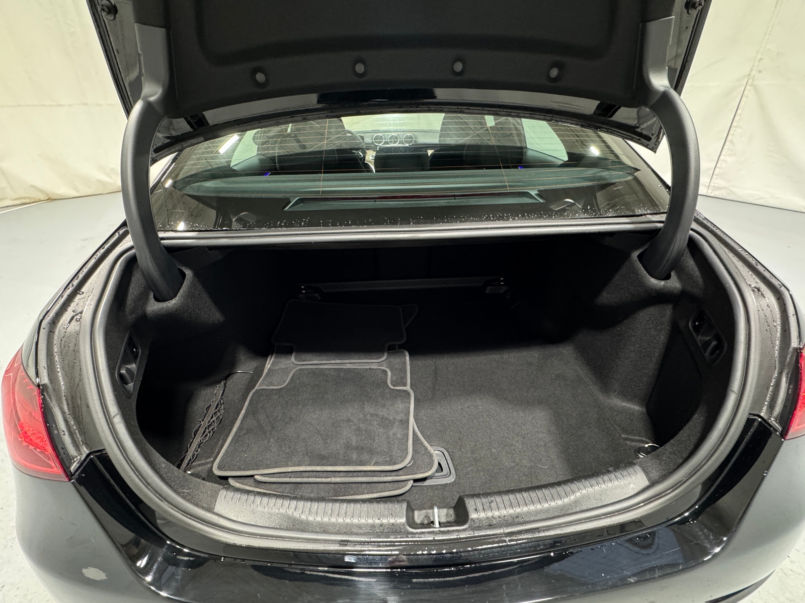 Thumbnail: 2025 Mercedes-Benz C-Class - 6