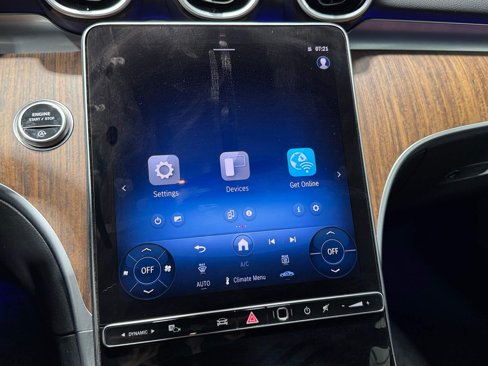 Thumbnail: 2025 Mercedes-Benz C-Class - 3