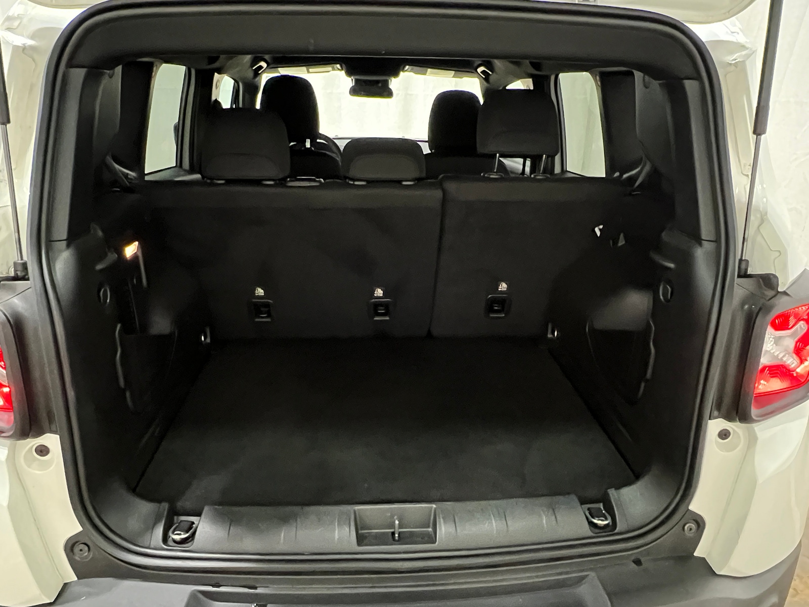 Thumbnail: 2022 Jeep Renegade - 7