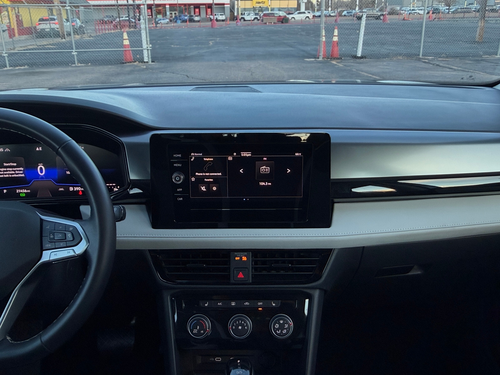 Thumbnail: 2025 Volkswagen Taos - 4