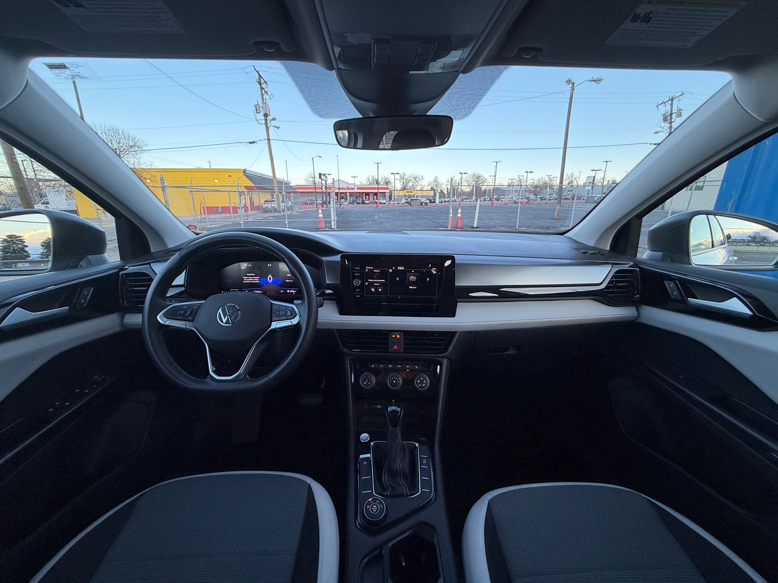 Thumbnail: 2025 Volkswagen Taos - 3