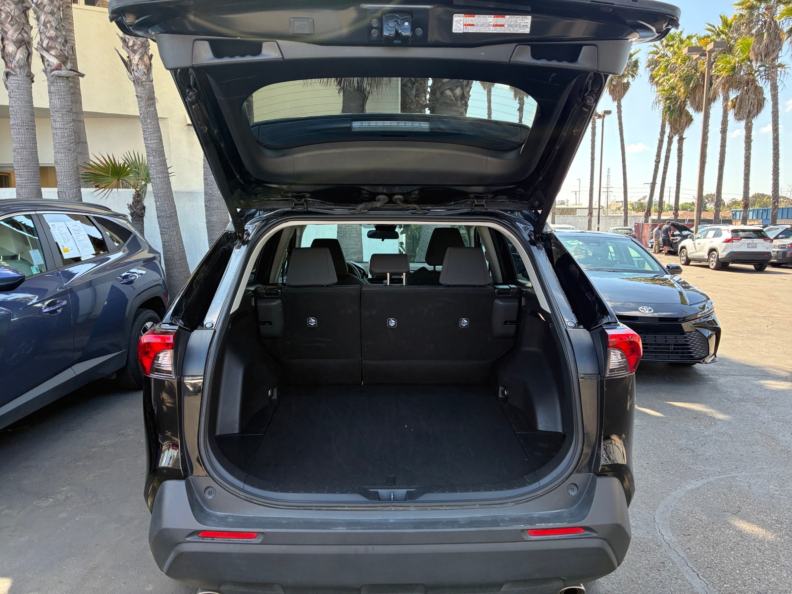 Thumbnail: 2025 Toyota RAV4 - 6