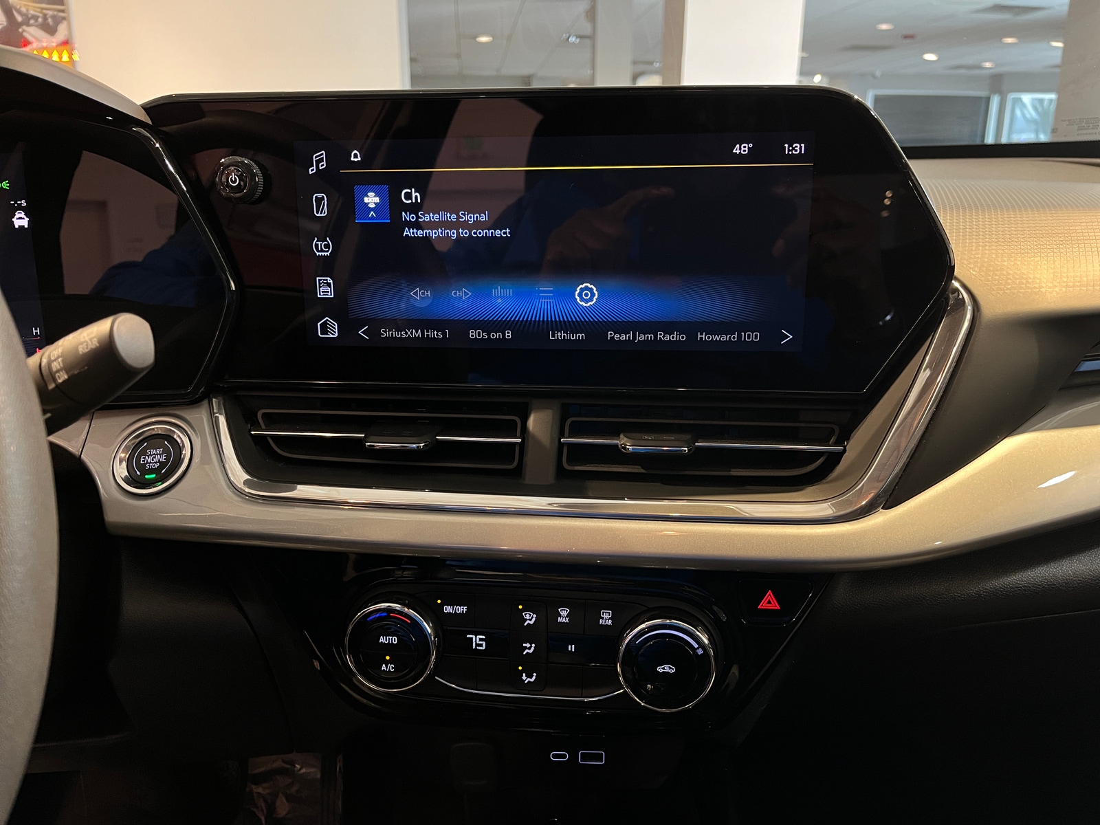 Thumbnail: 2025 Chevrolet Trax - 4