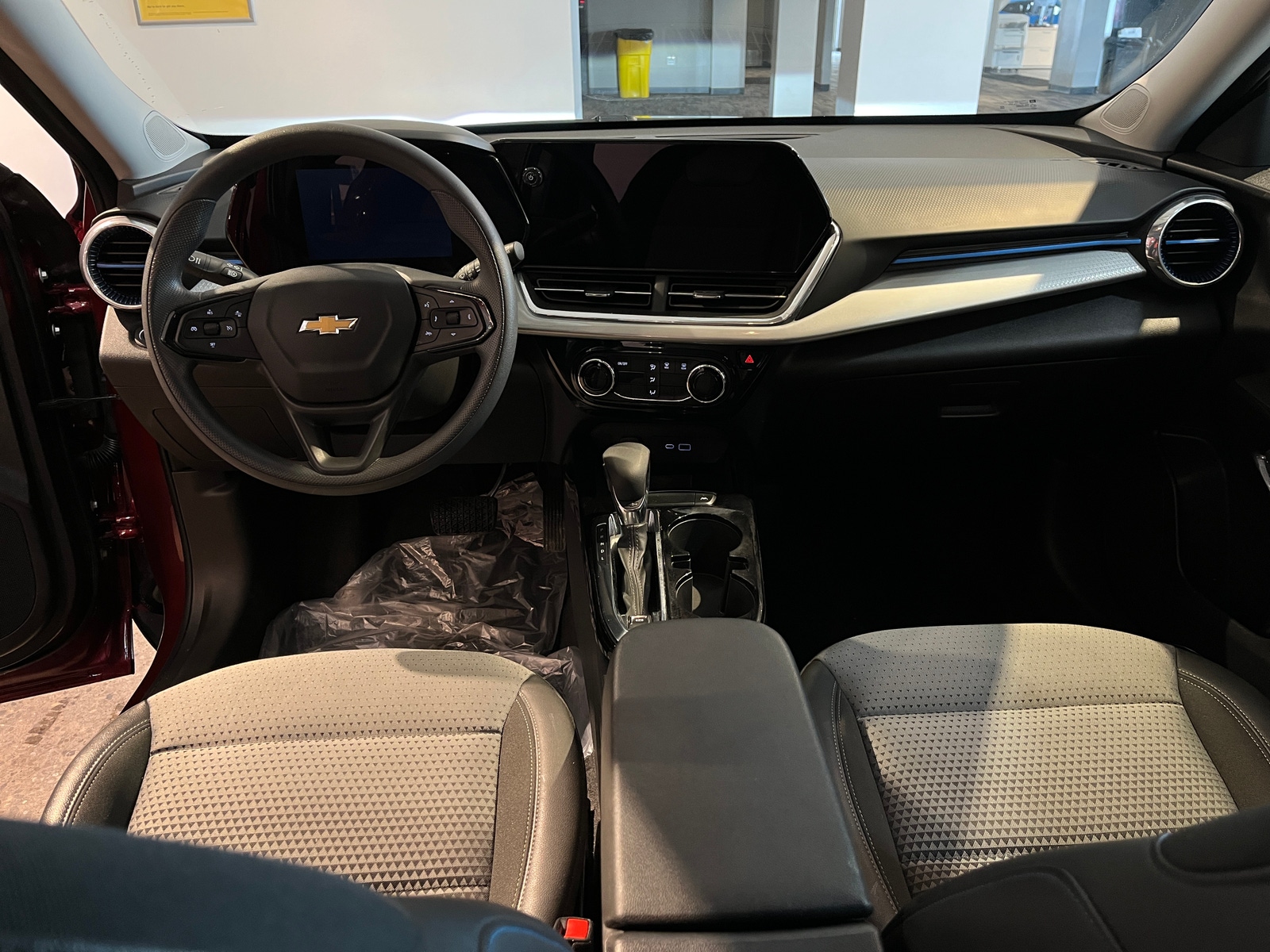 Thumbnail: 2025 Chevrolet Trax - 3