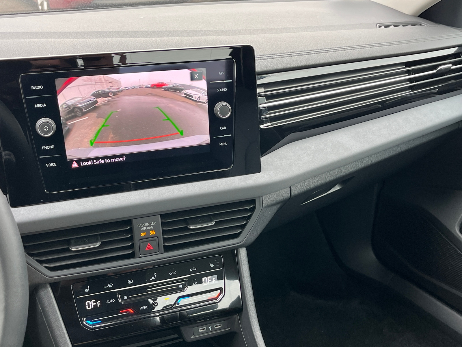 Thumbnail: 2025 Volkswagen Jetta - 3