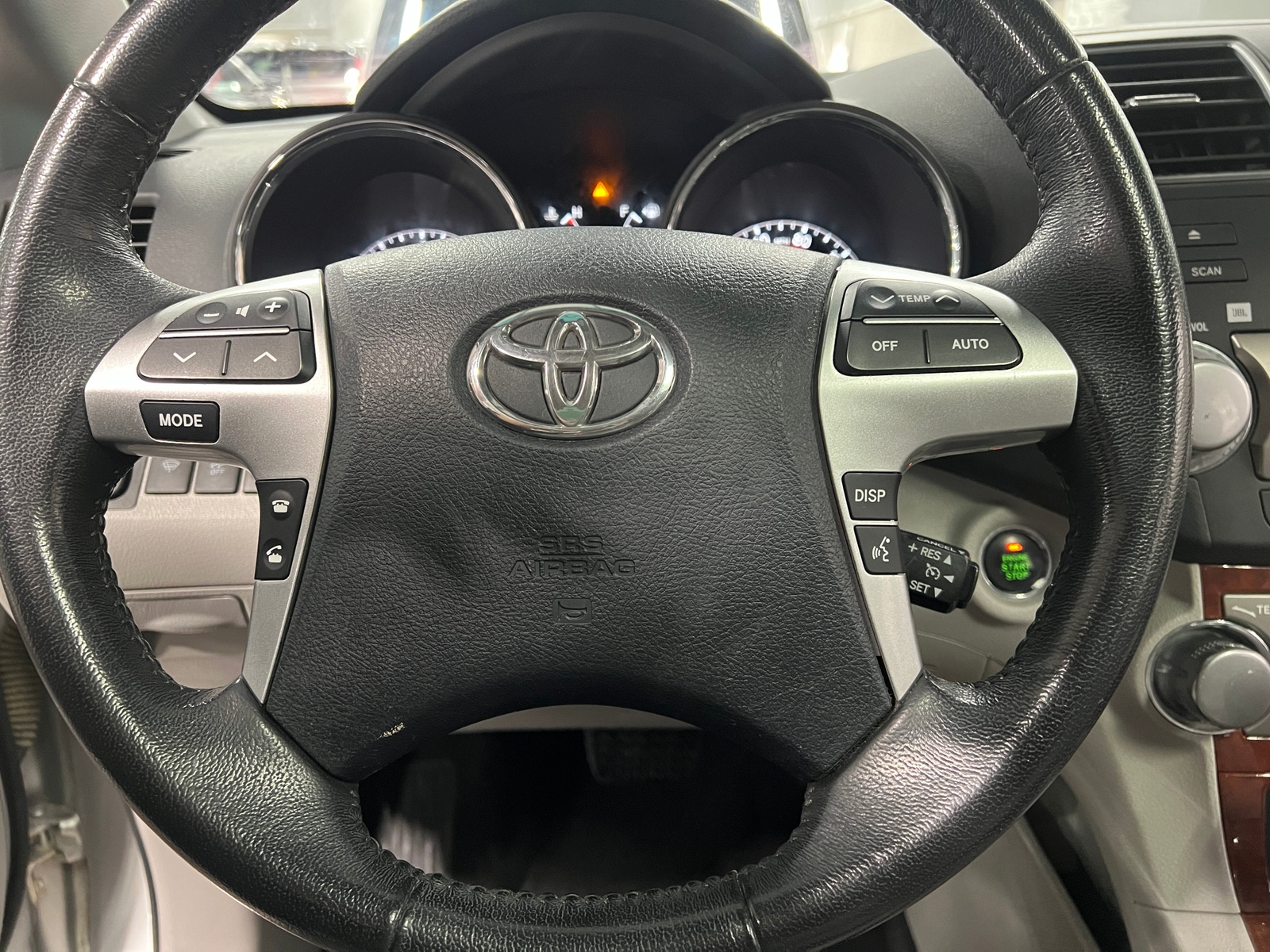 Thumbnail: 2012 Toyota Highlander - 4