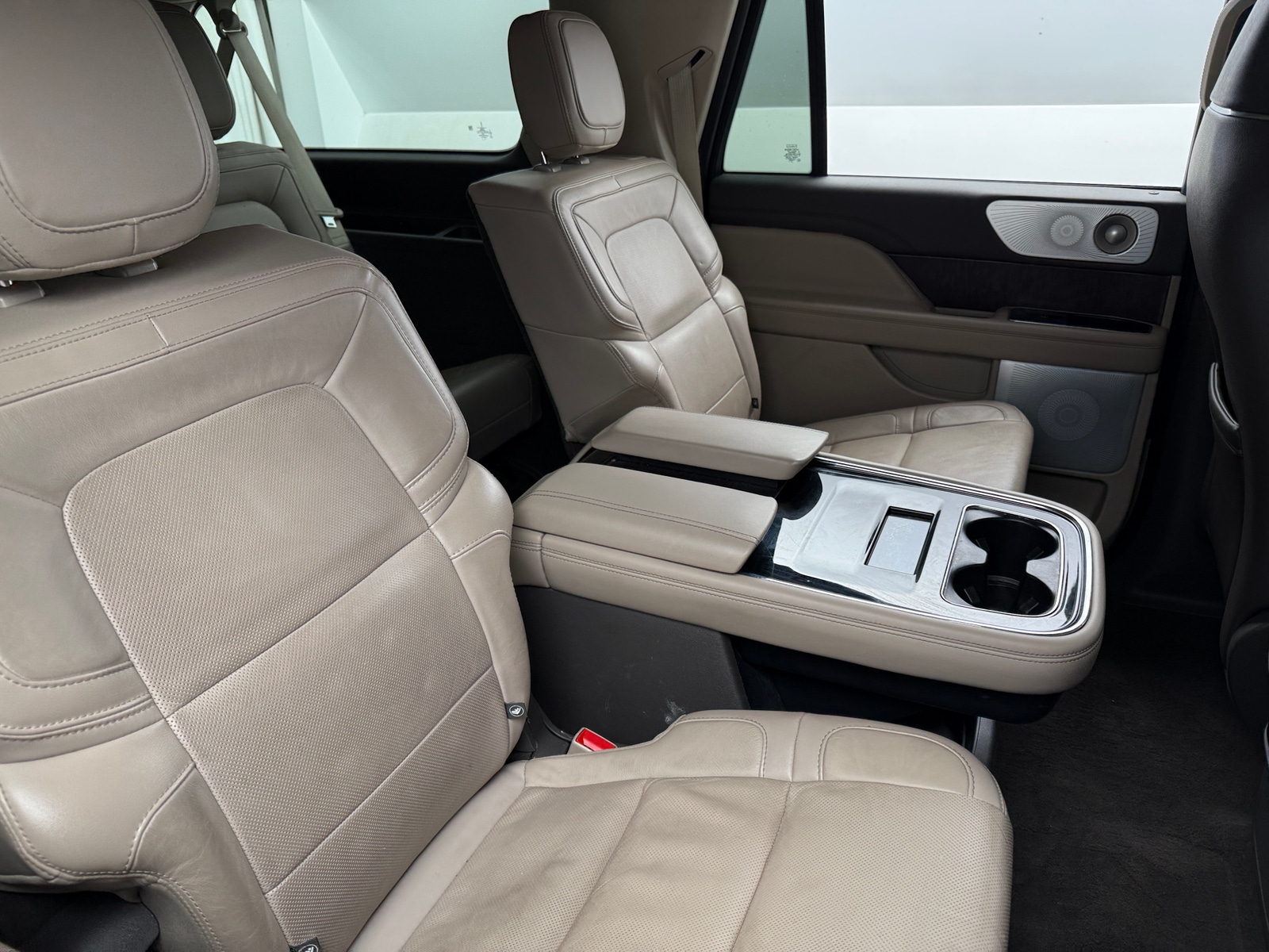 Thumbnail: 2024 Lincoln Navigator L - 5