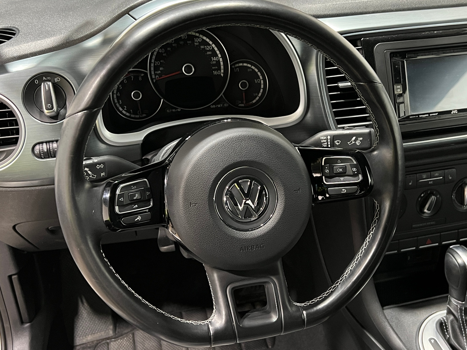 Thumbnail: 2016 Volkswagen Beetle - 4