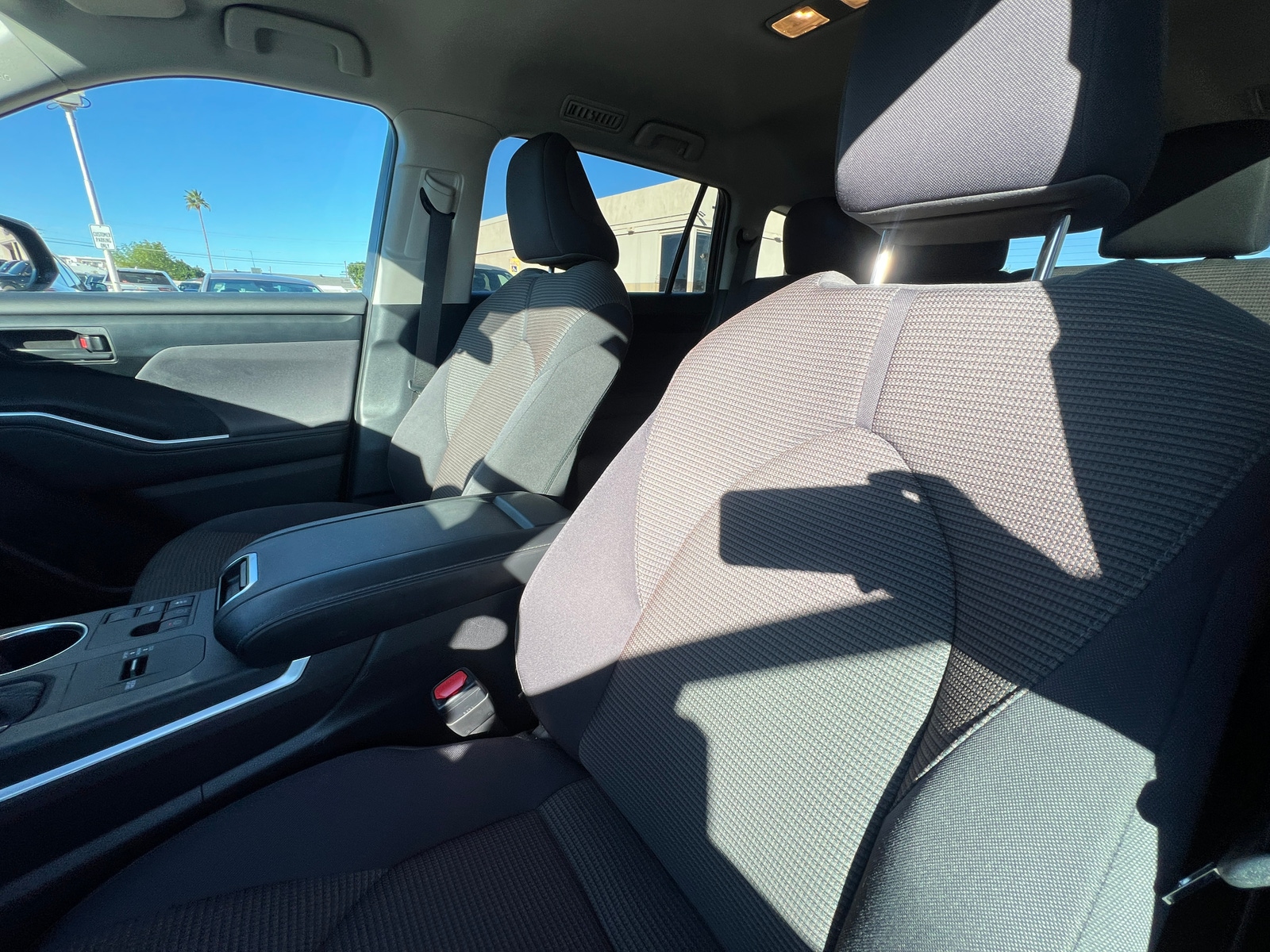 Thumbnail: 2025 Toyota Highlander - 2