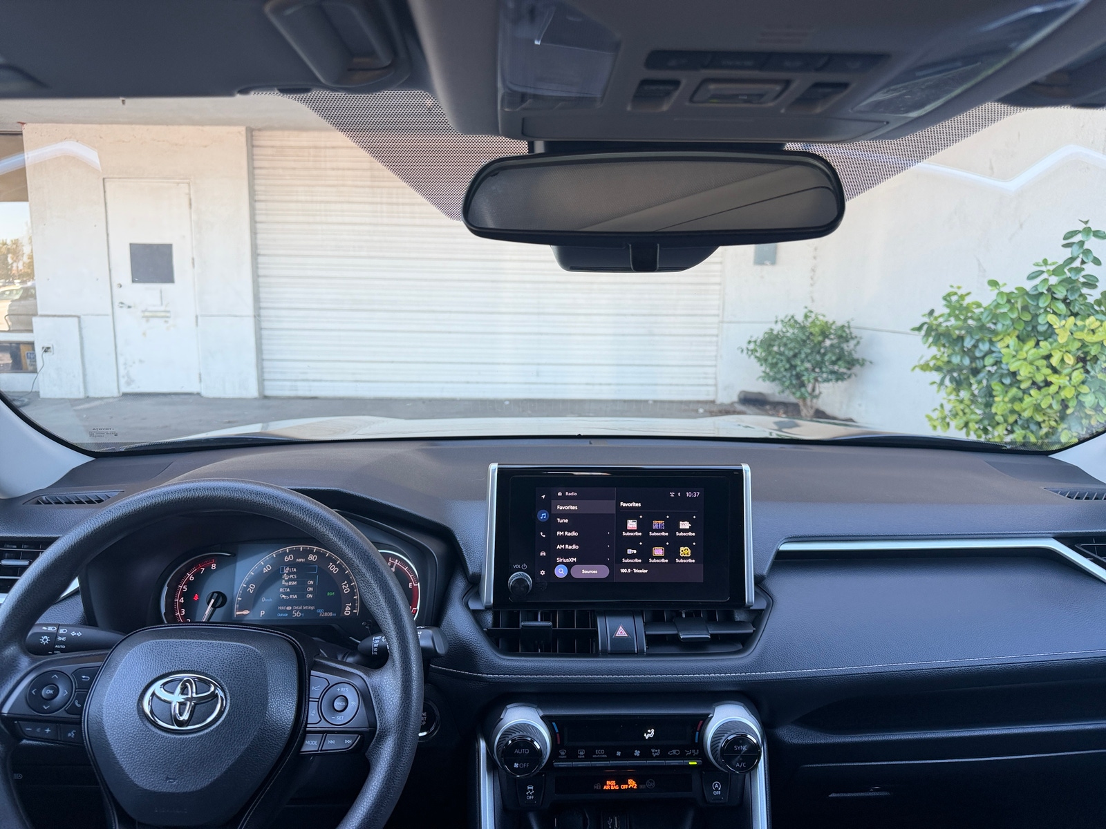 Thumbnail: 2025 Toyota RAV4 - 3