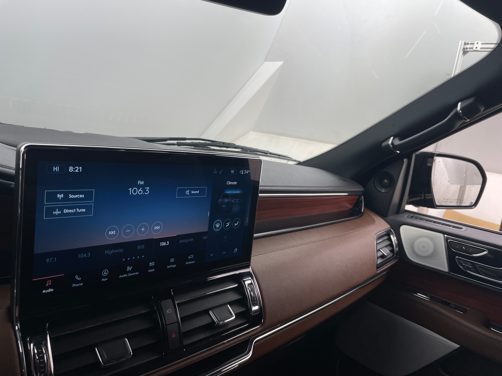 Thumbnail: 2022 Lincoln Navigator - 3