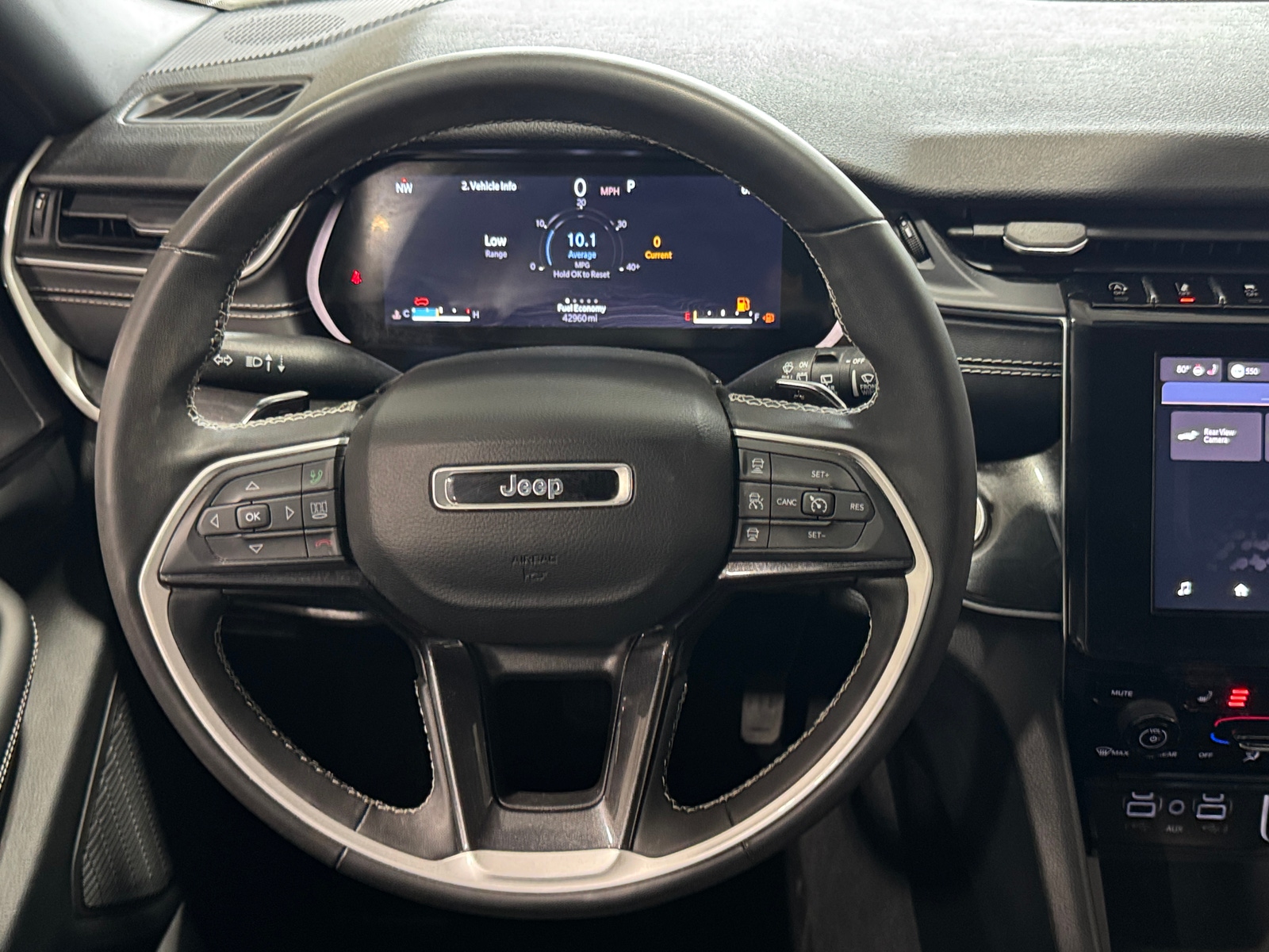 Thumbnail: 2023 Jeep Grand Cherokee - 4