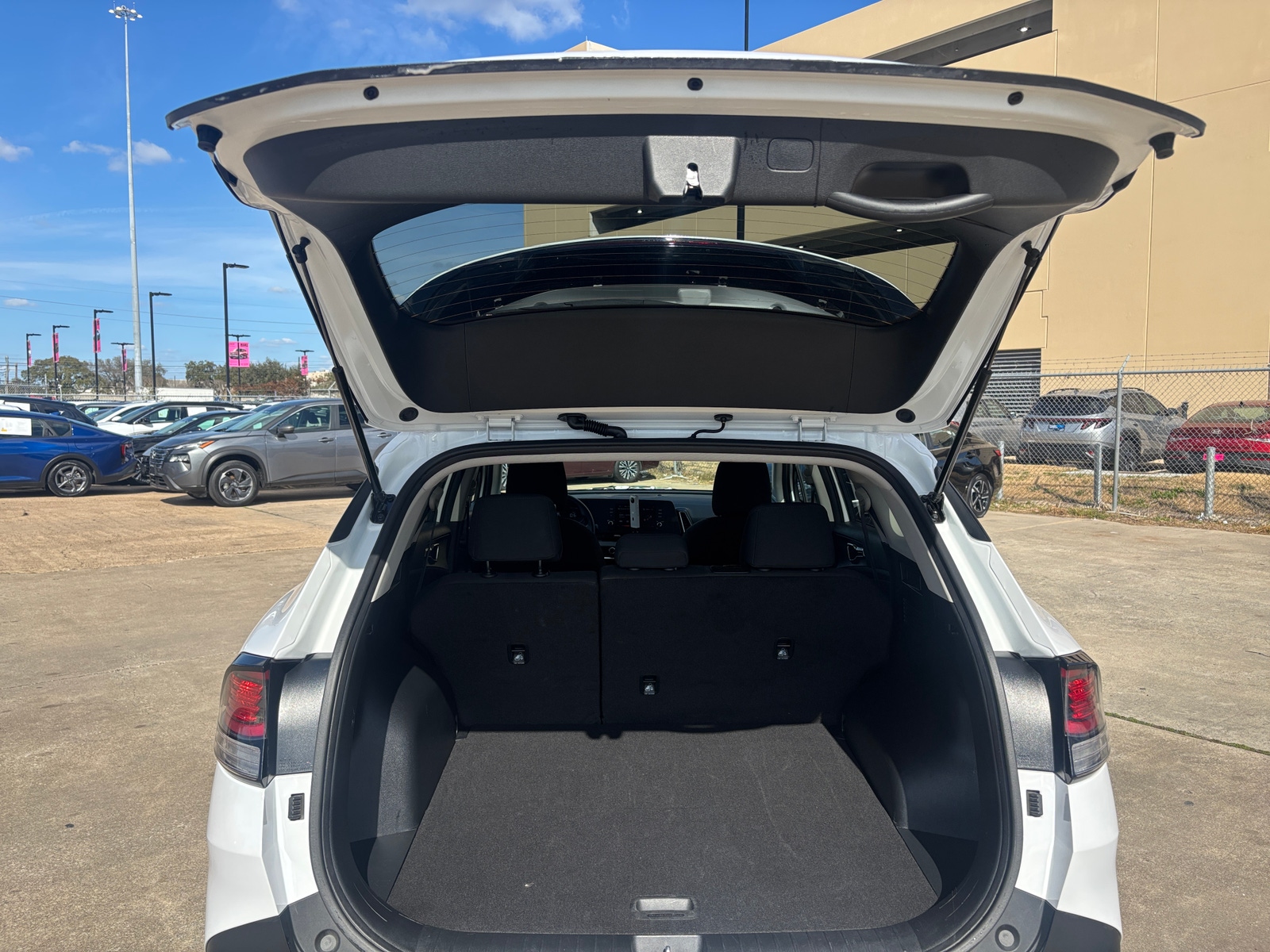 Thumbnail: 2025 Kia Sportage - 6