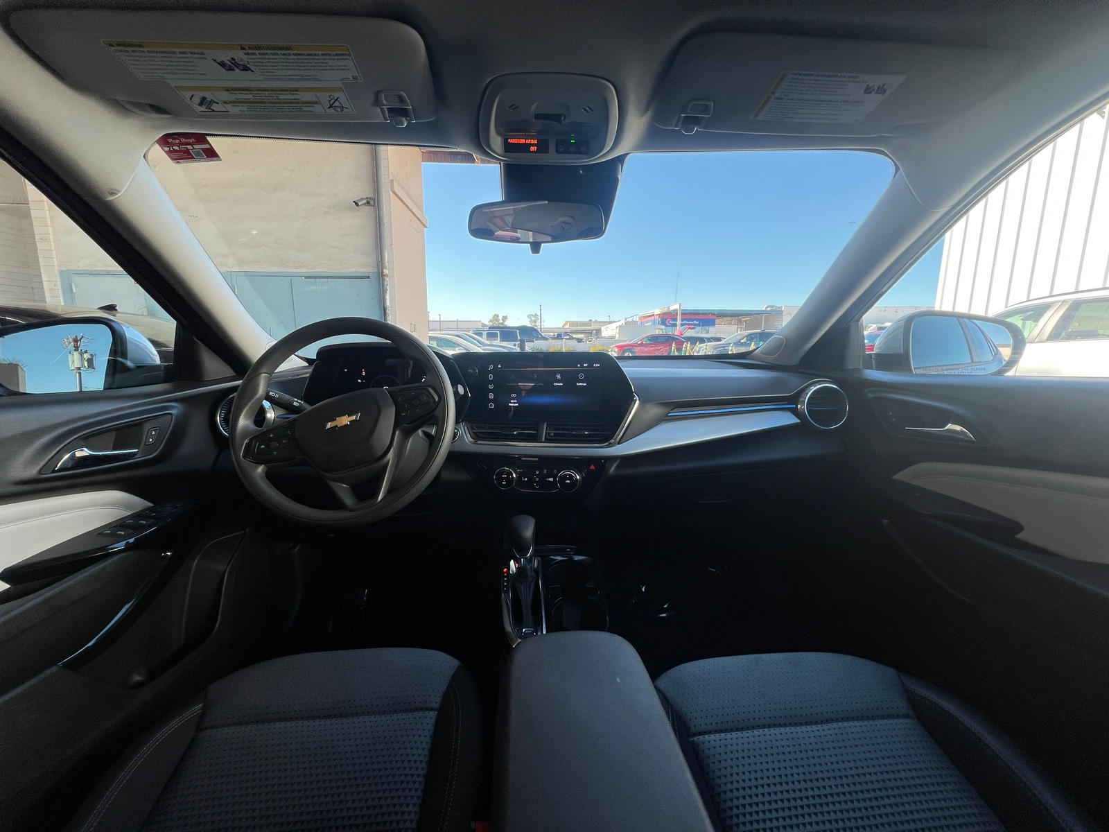 Thumbnail: 2025 Chevrolet Trax - 3