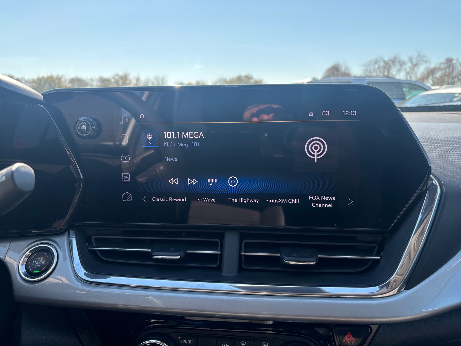 Thumbnail: 2025 Chevrolet Trax - 4