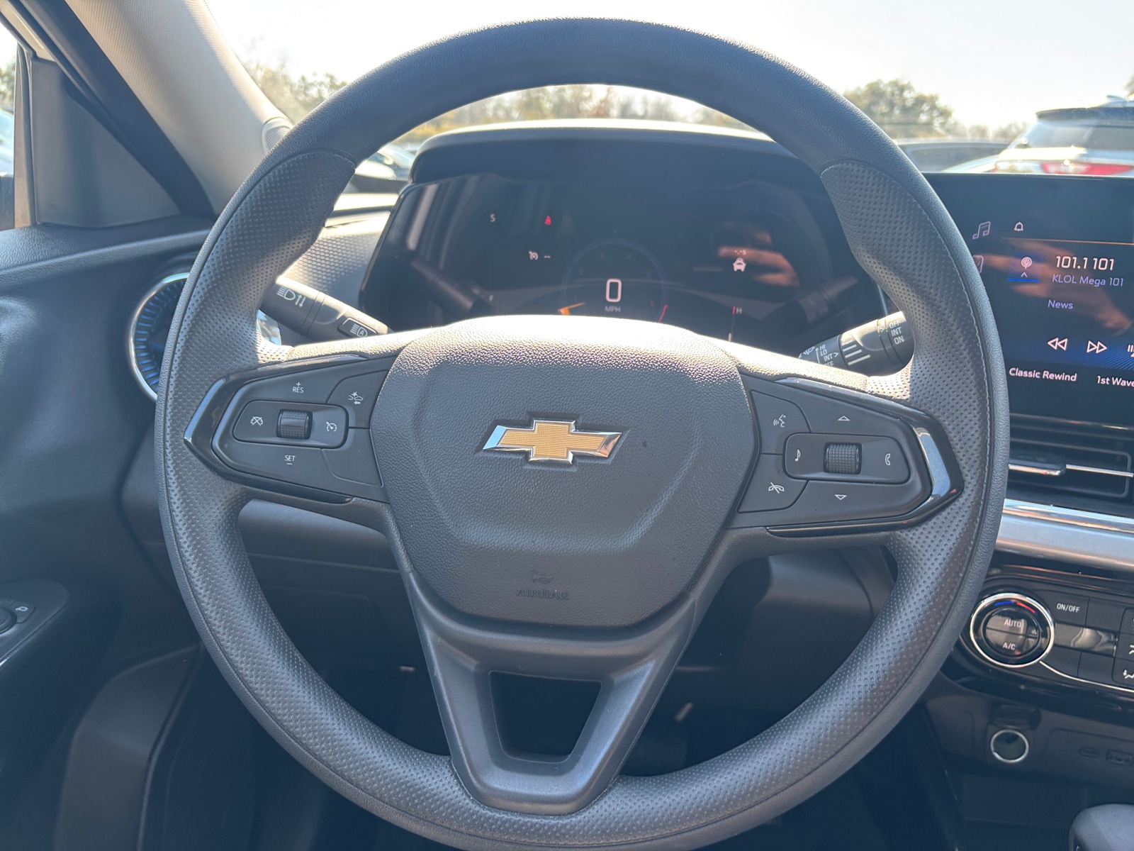 Thumbnail: 2025 Chevrolet Trax - 5