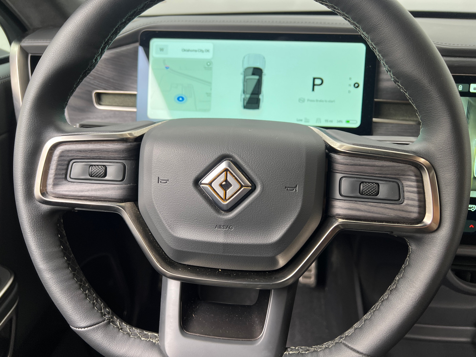 Thumbnail: 2024 Rivian R1S - 4