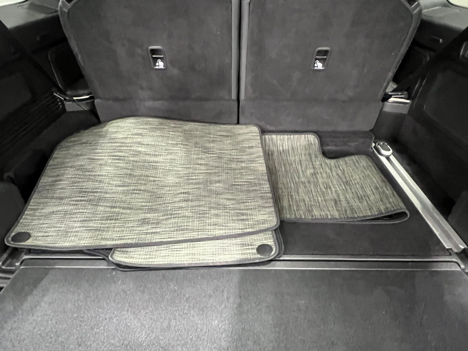 Thumbnail: 2024 Rivian R1S - 6