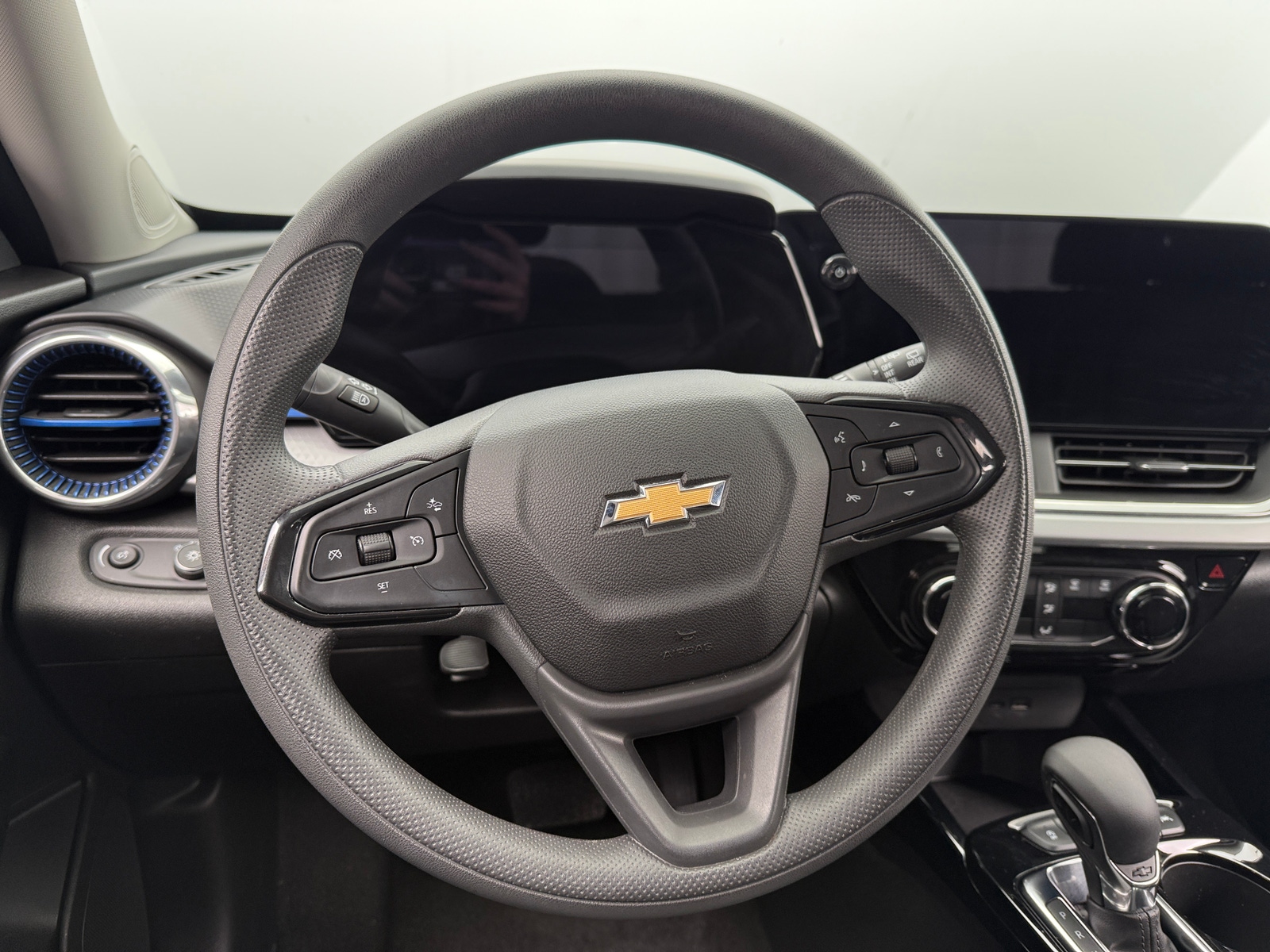 Thumbnail: 2025 Chevrolet Trax - 5