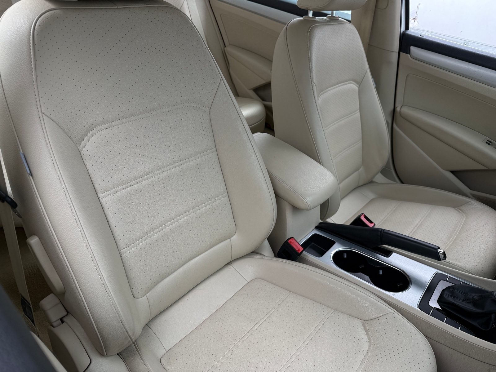 Thumbnail: 2013 Volkswagen Passat - 2