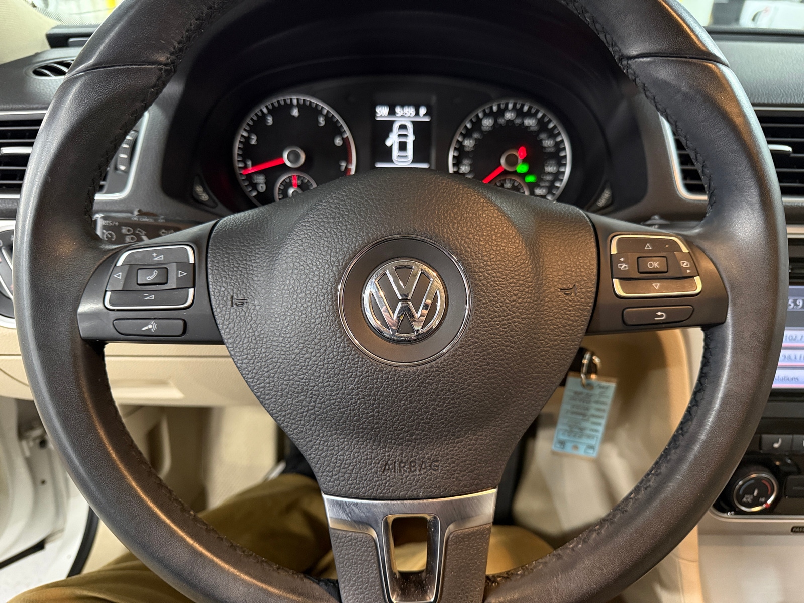 Thumbnail: 2013 Volkswagen Passat - 5