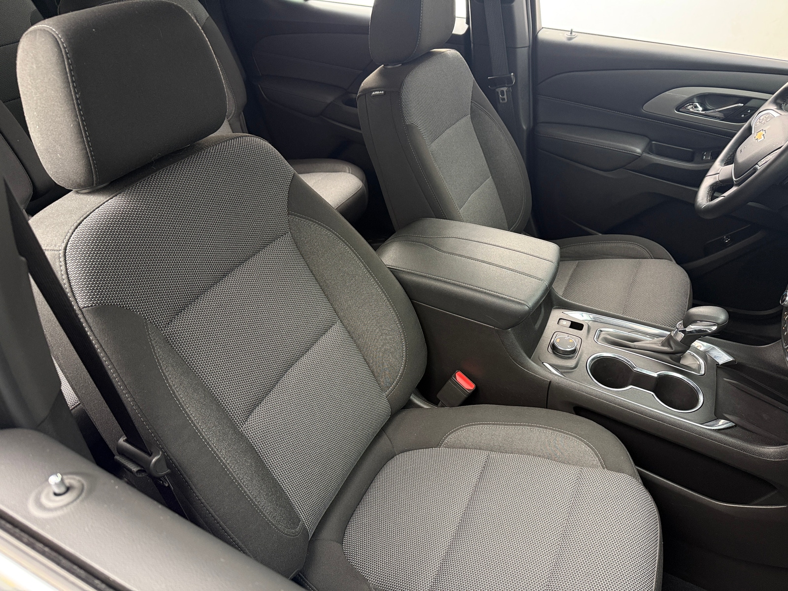 Thumbnail: 2023 Chevrolet Traverse - 2