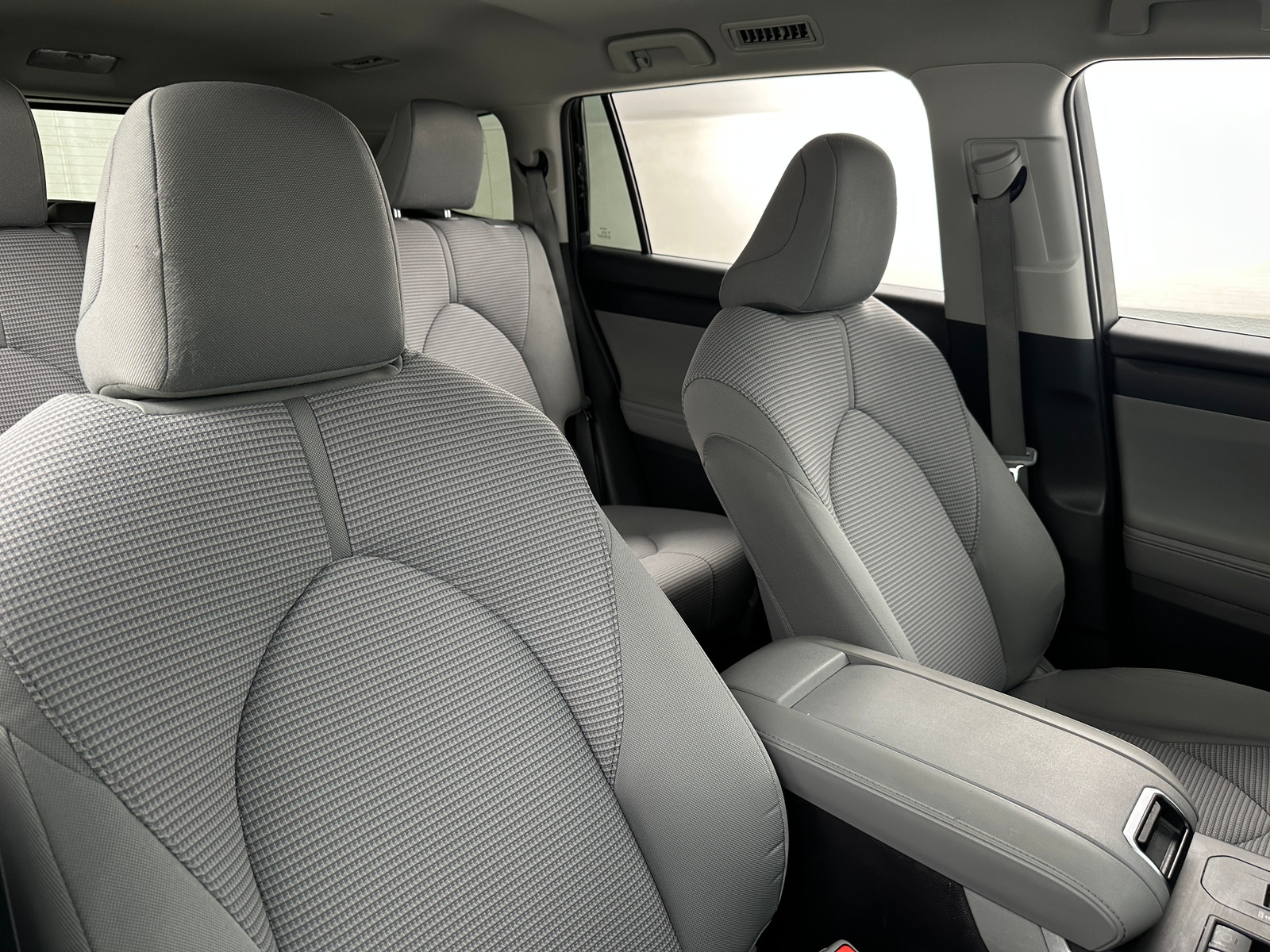 Thumbnail: 2023 Toyota Highlander - 2