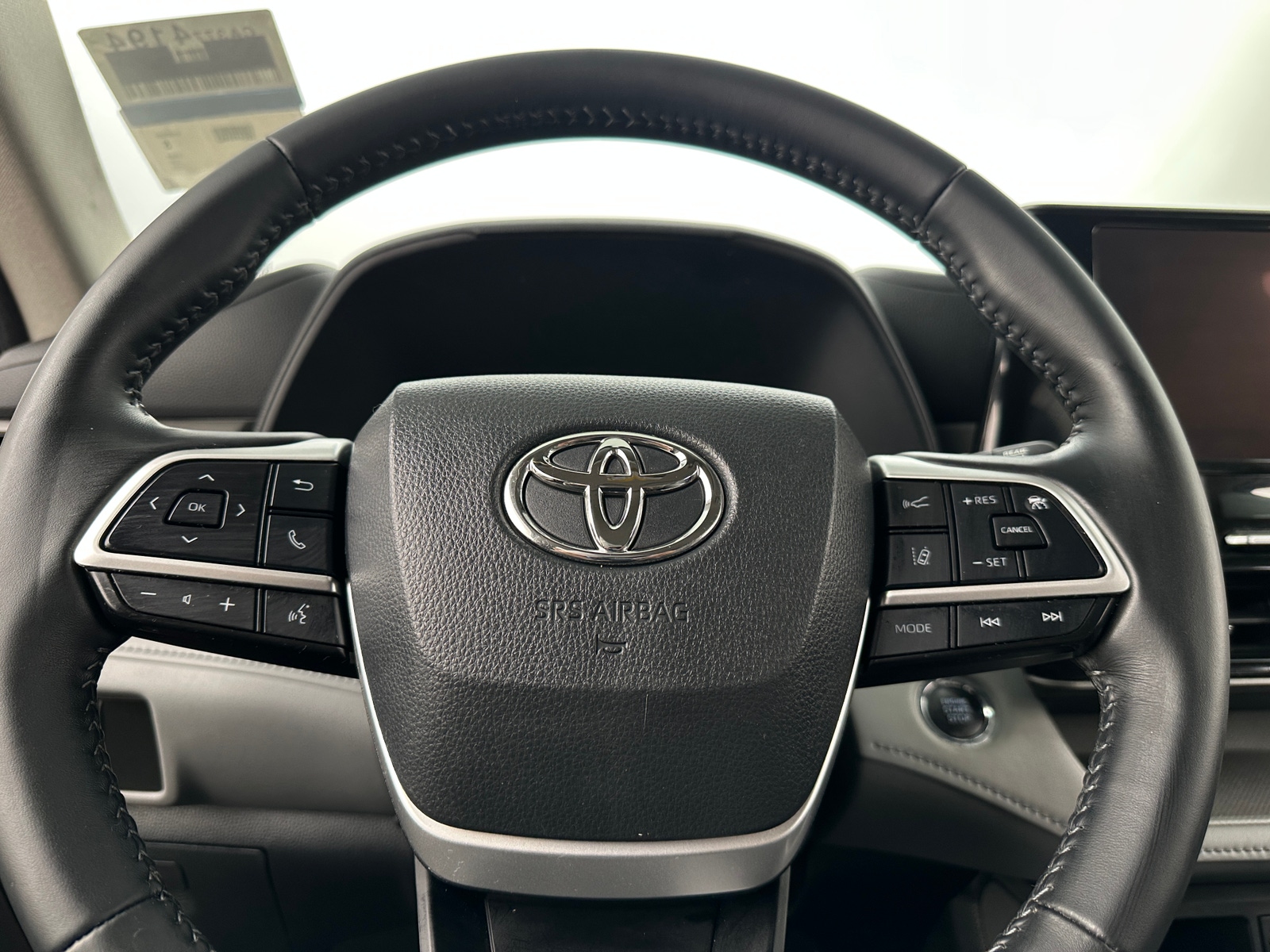 Thumbnail: 2023 Toyota Highlander - 5