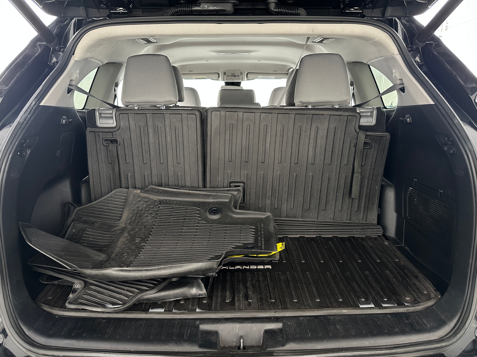 Thumbnail: 2023 Toyota Highlander - 7