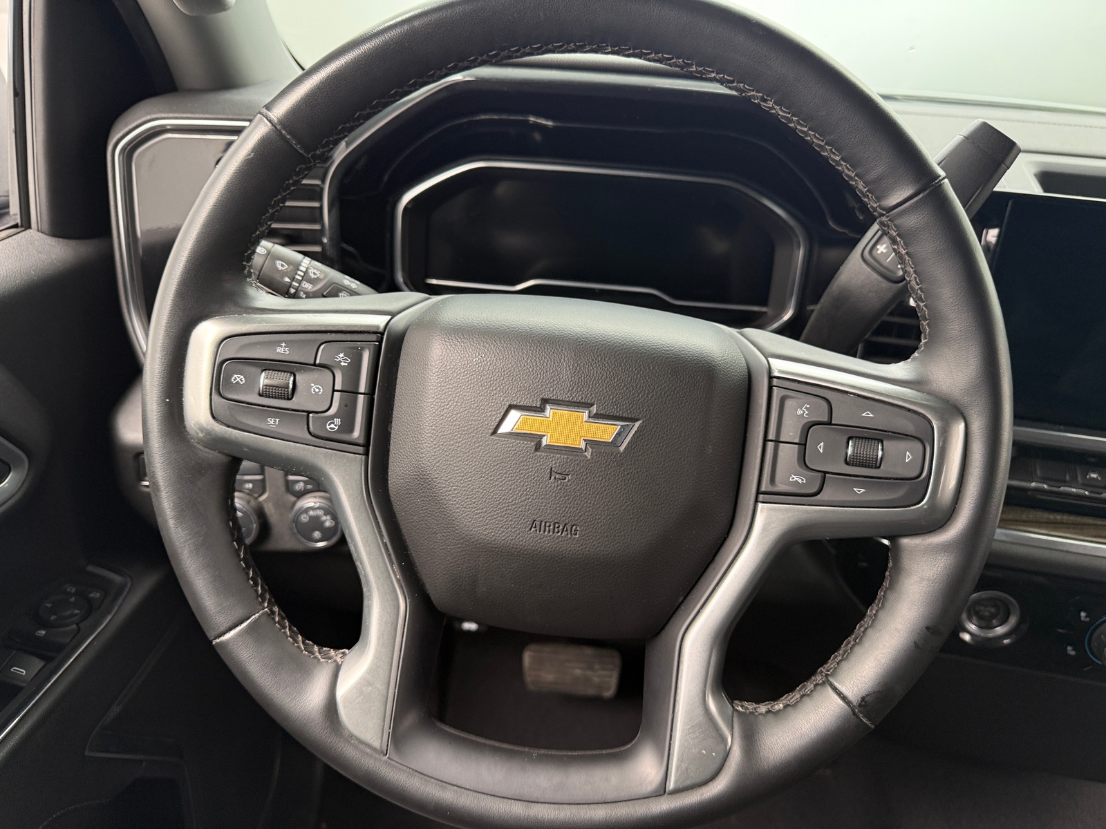 Thumbnail: 2023 Chevrolet Silverado 1500 - 5