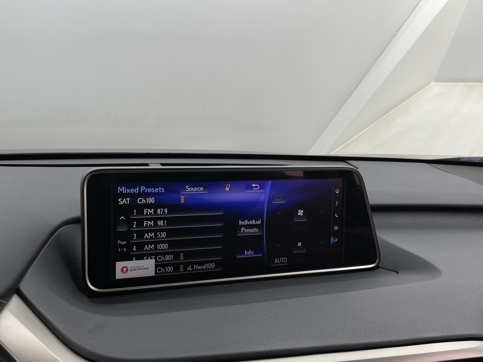 Thumbnail: 2018 Lexus RX - 4