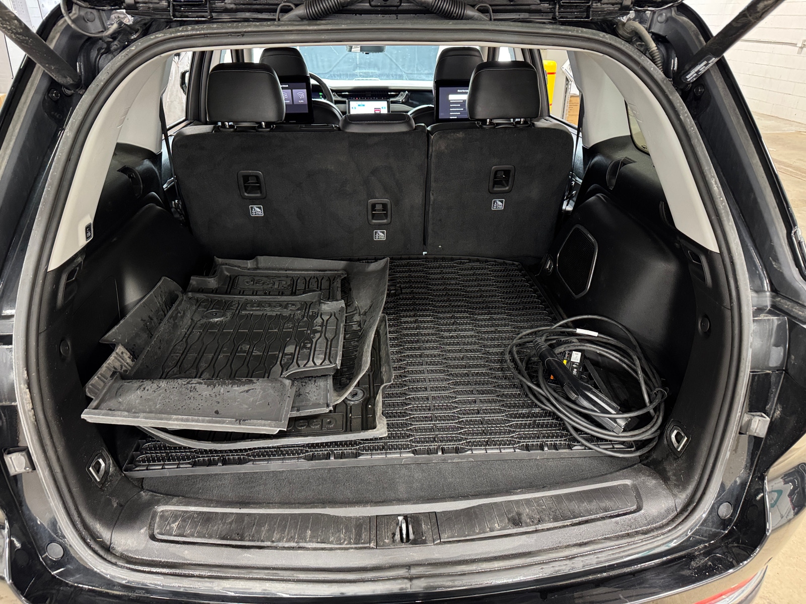 Thumbnail: 2024 Jeep Grand Cherokee - 6