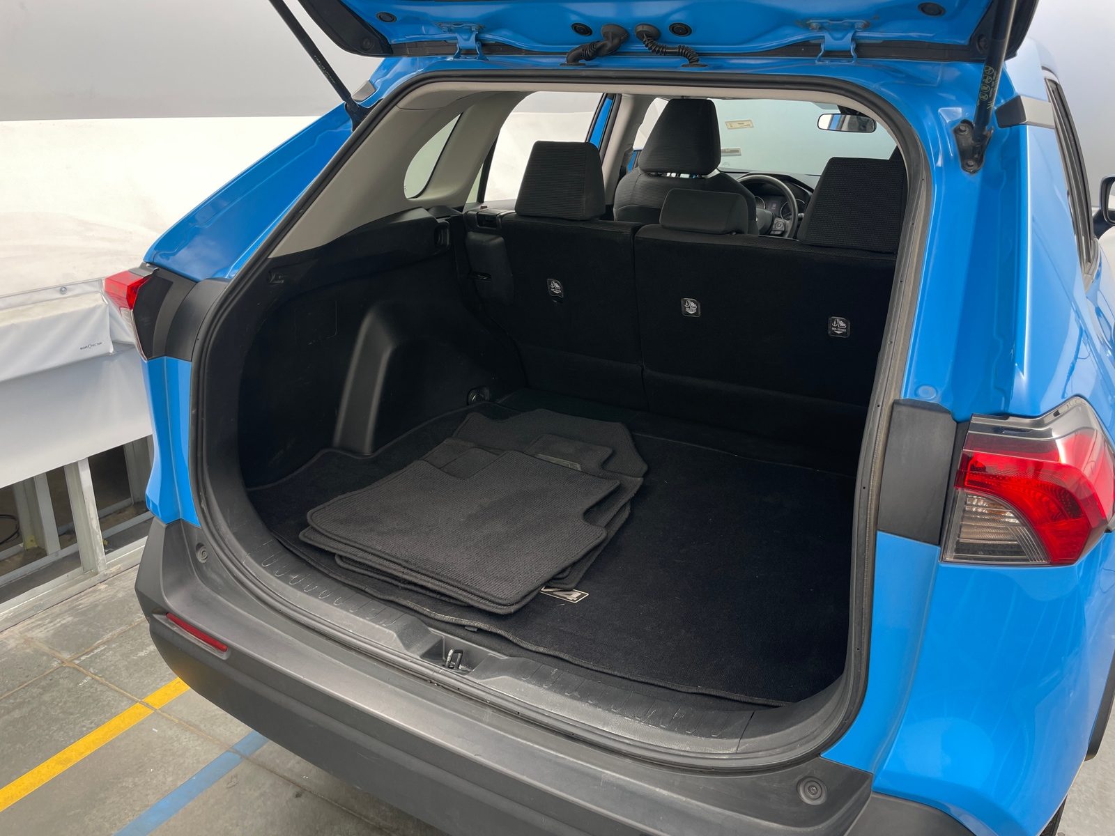 Thumbnail: 2019 Toyota RAV4 - 7