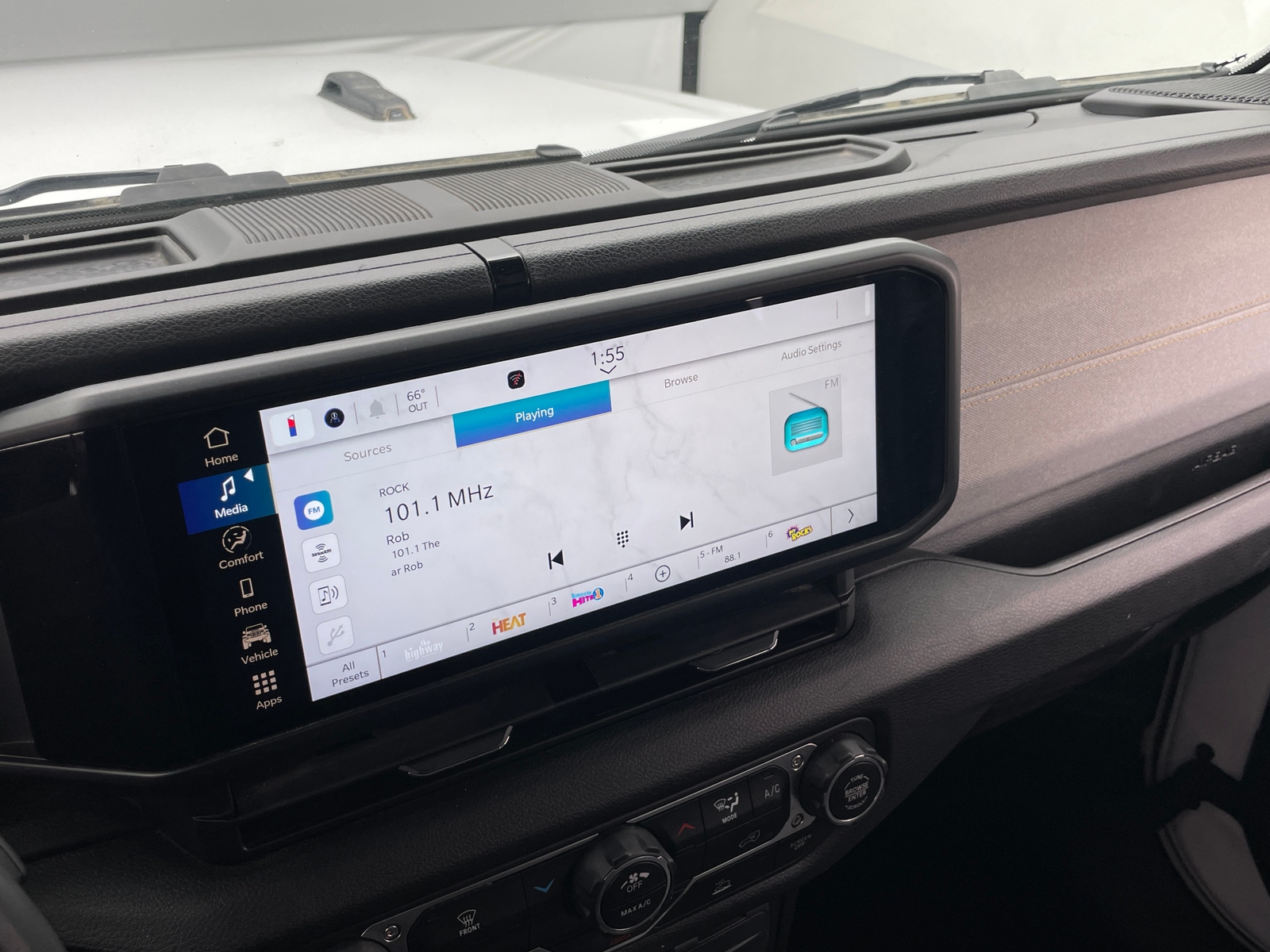 Thumbnail: 2025 Jeep Gladiator - 4