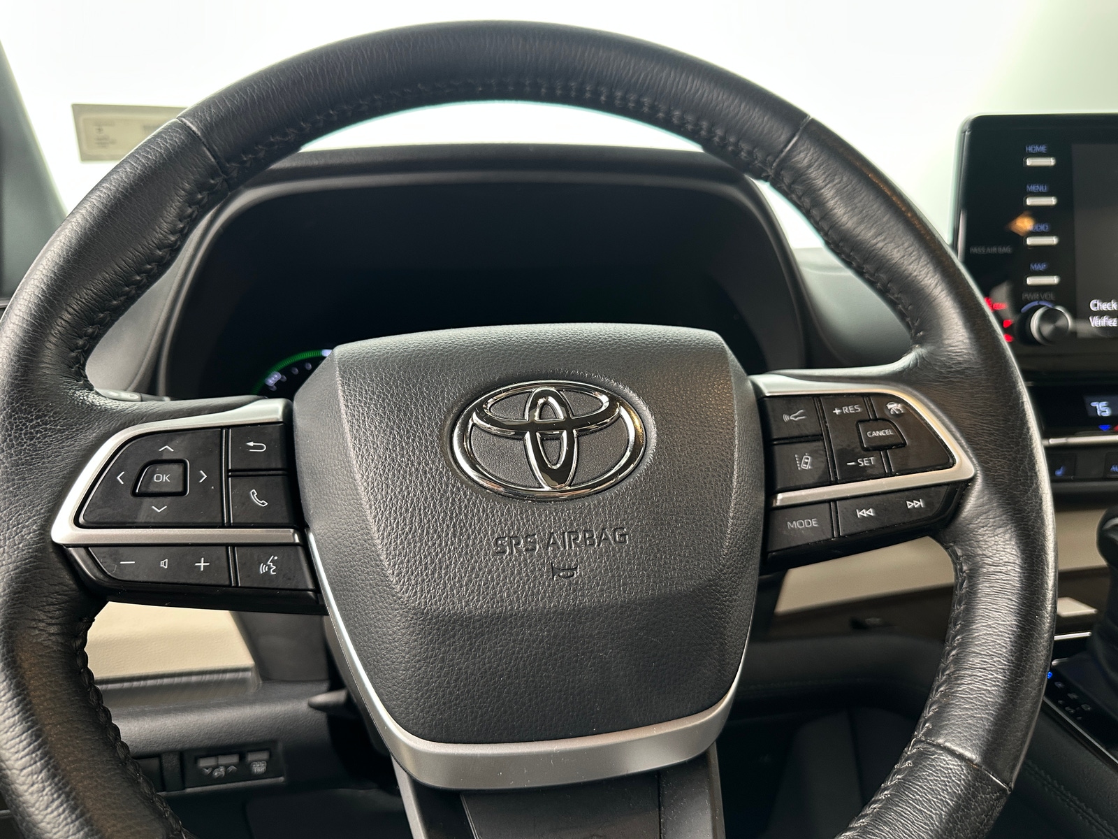 Thumbnail: 2021 Toyota Sienna - 4