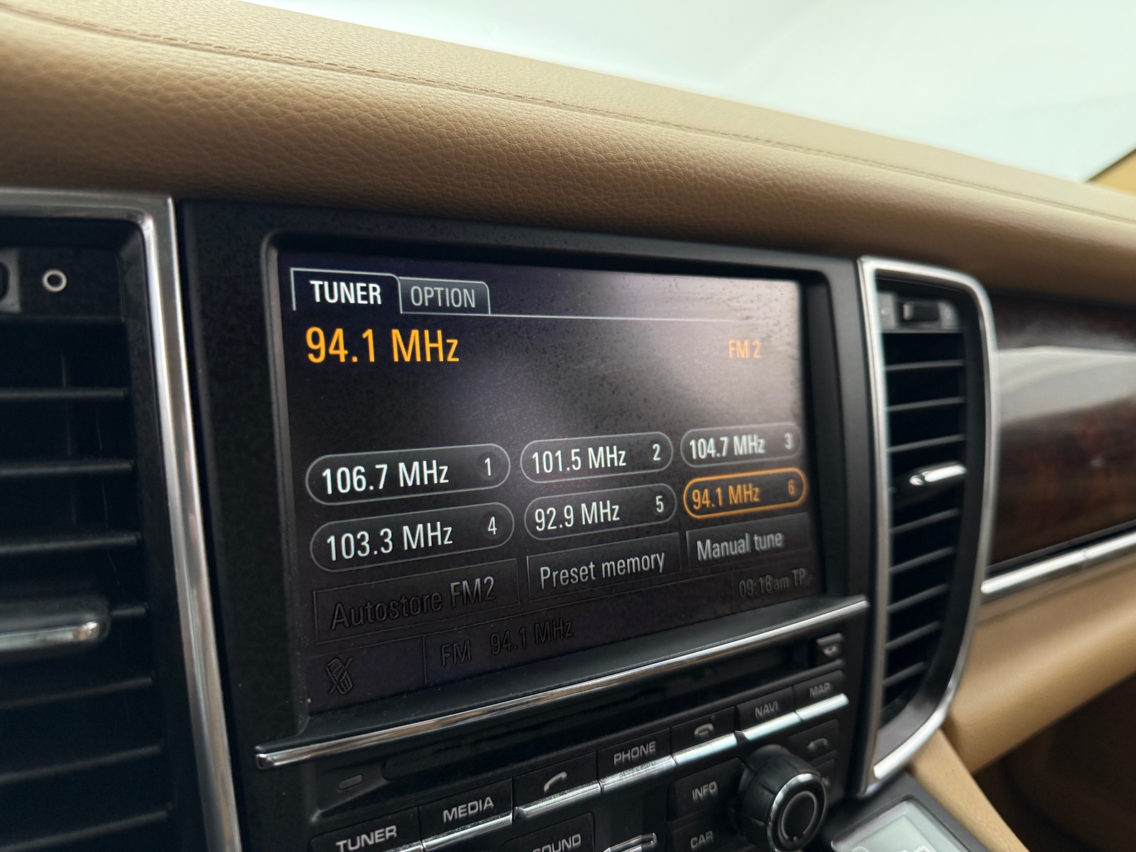 Thumbnail: 2012 Porsche Panamera - 3