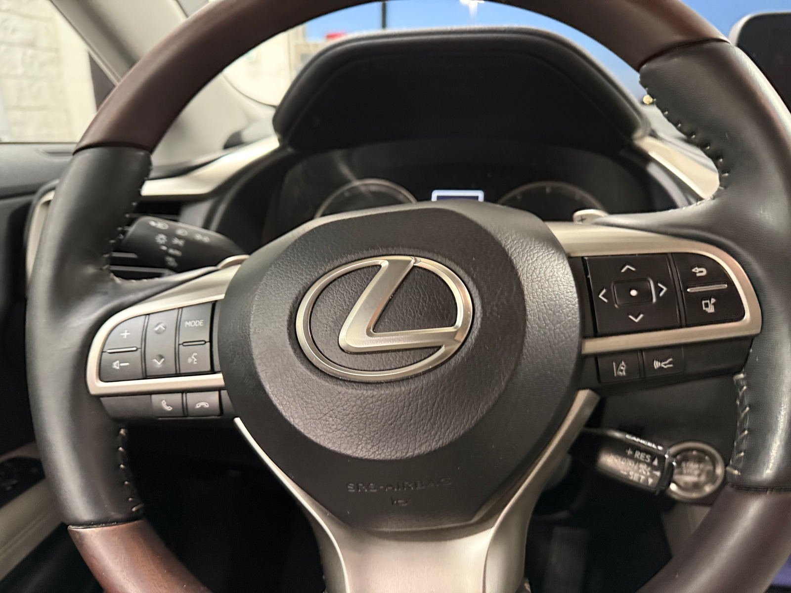 Thumbnail: 2020 Lexus RX - 4