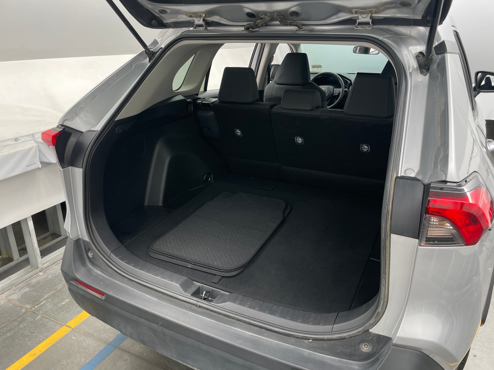 Thumbnail: 2025 Toyota RAV4 - 7