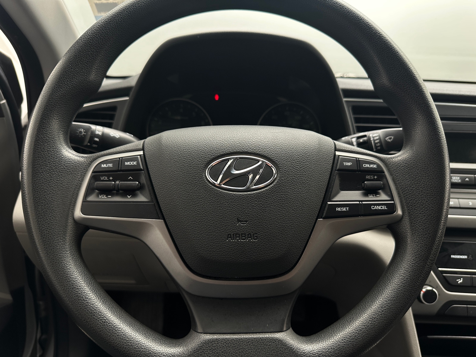 Thumbnail: 2017 Hyundai Elantra - 5