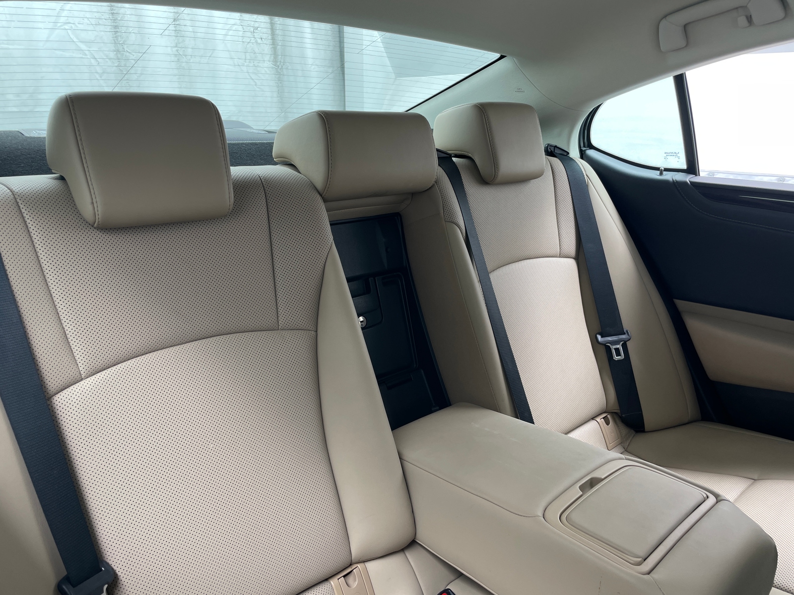 Thumbnail: 2021 Lexus ES - 5