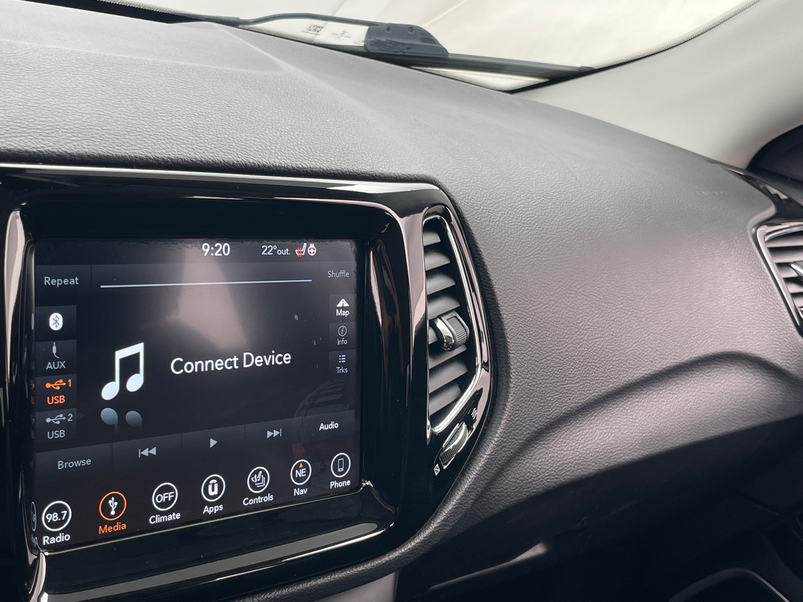 Thumbnail: 2019 Jeep Compass - 3