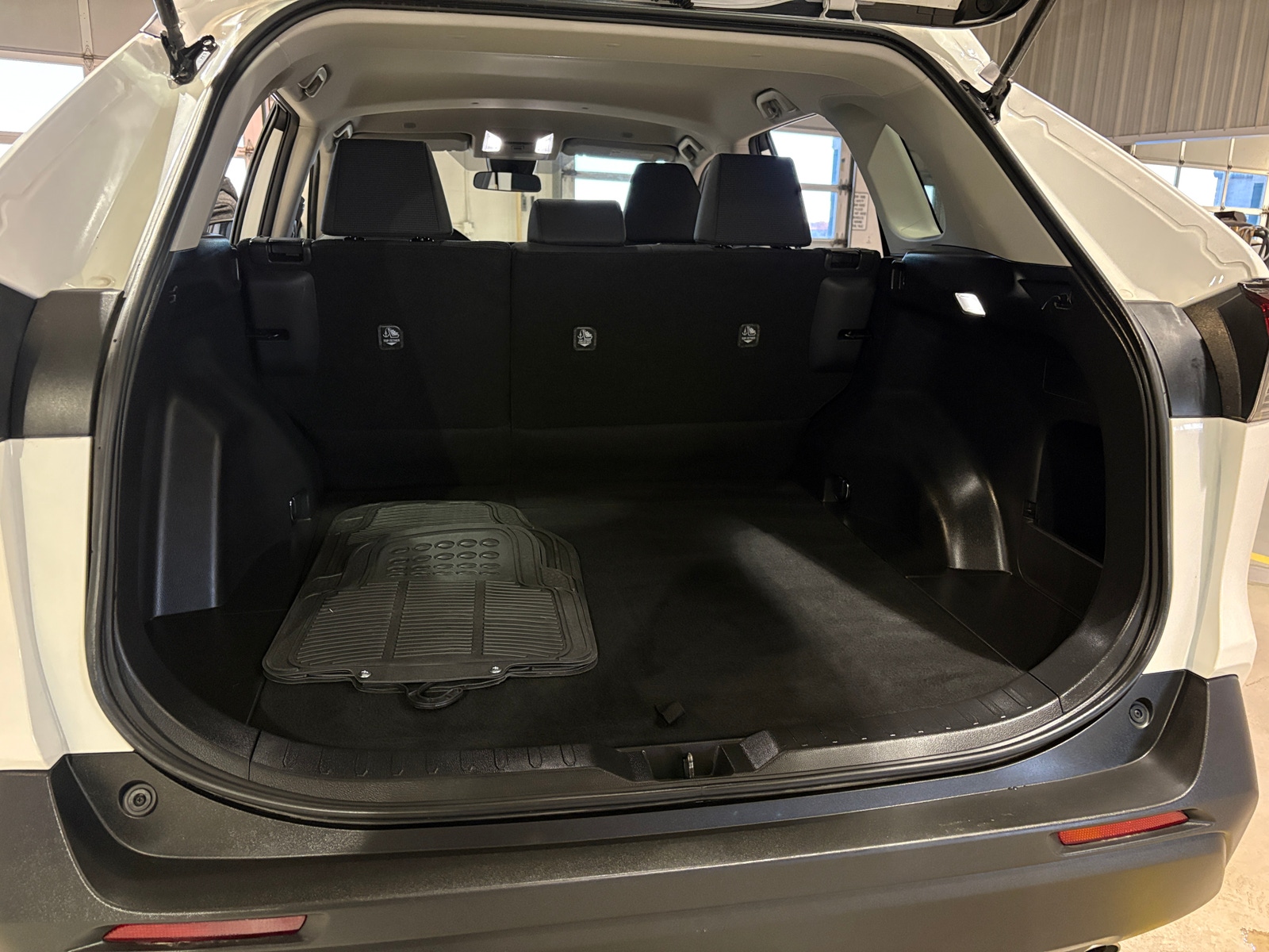 Thumbnail: 2025 Toyota RAV4 - 7