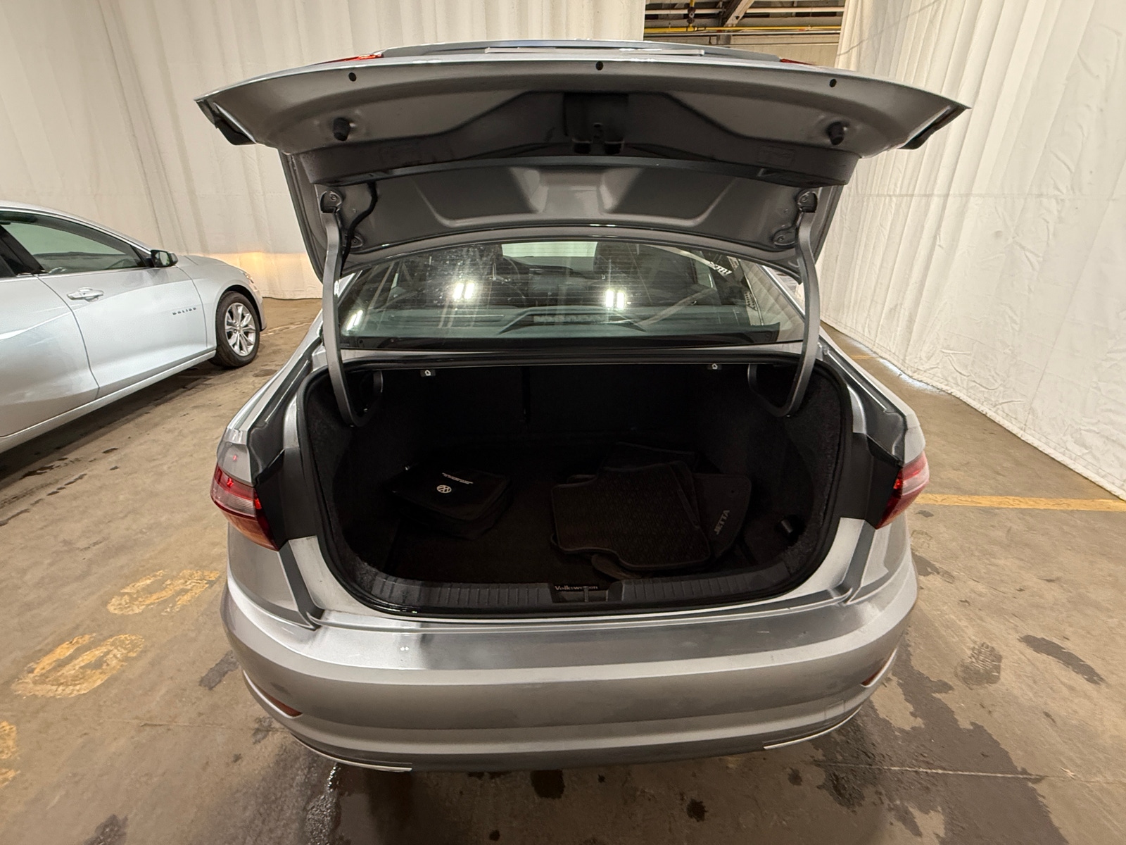 Thumbnail: 2019 Volkswagen Jetta - 6