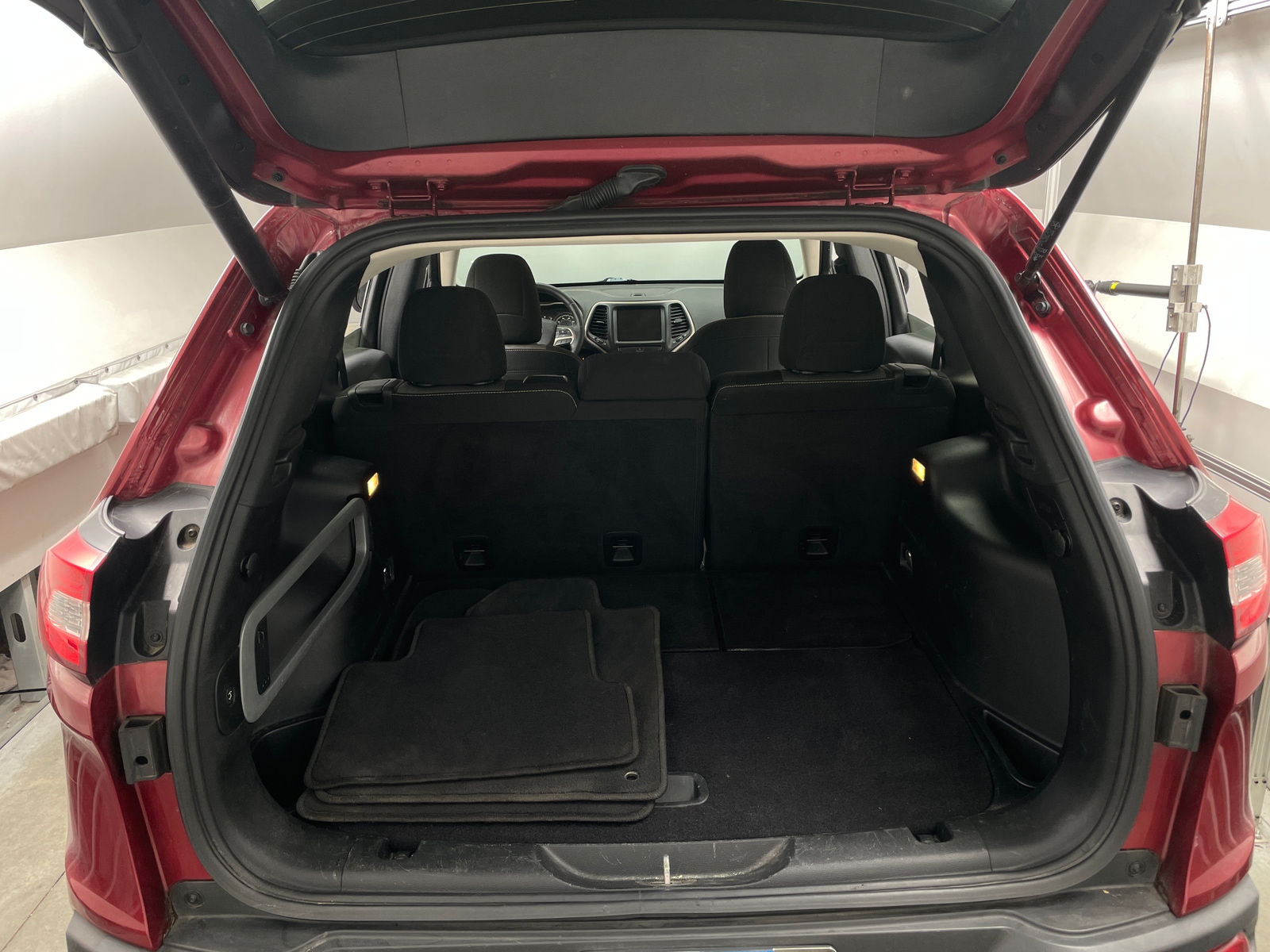 Thumbnail: 2014 Jeep Cherokee - 6