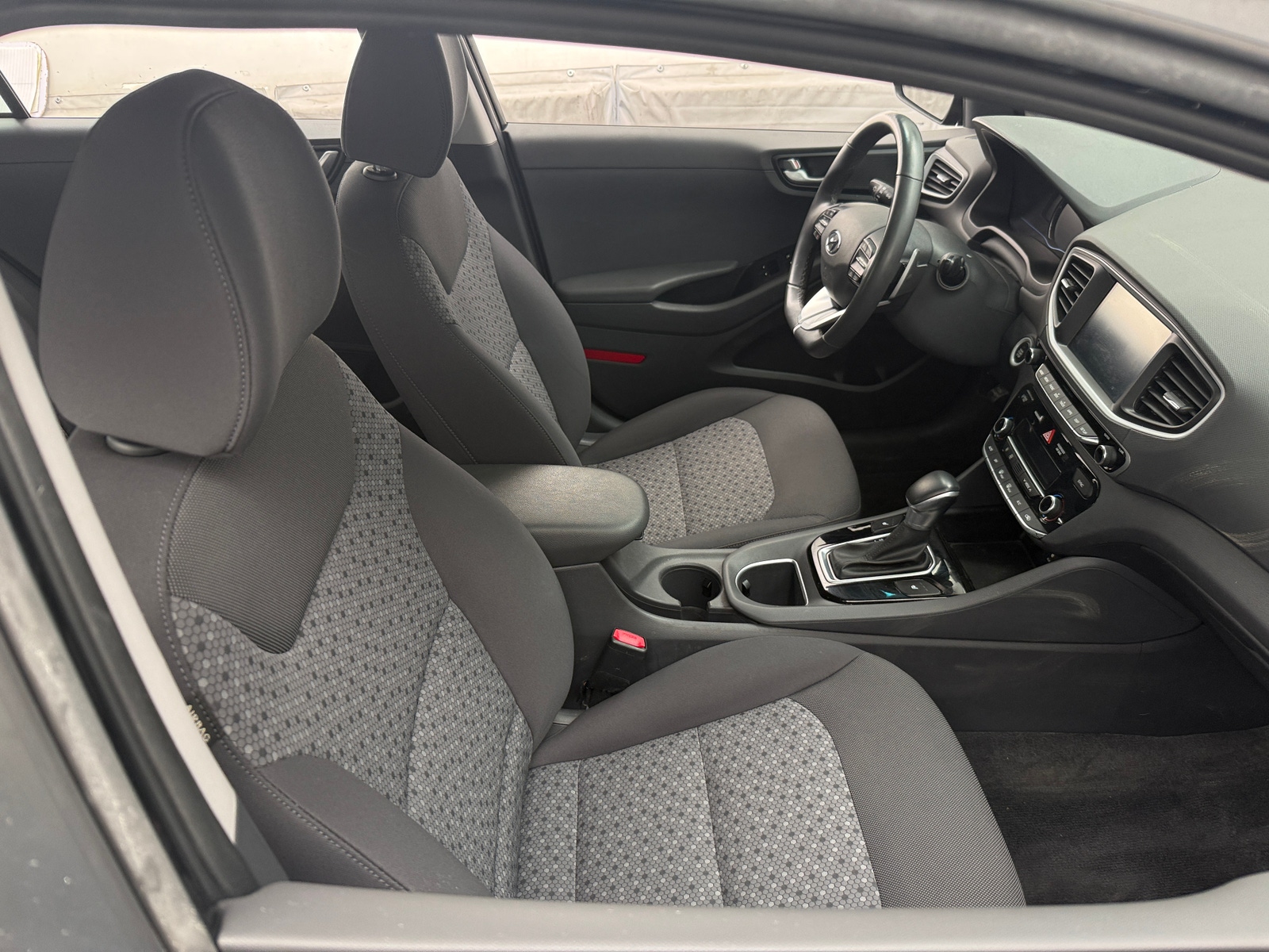 Thumbnail: 2018 Hyundai Ioniq - 2