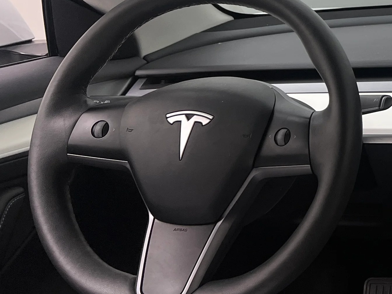 Thumbnail: 2022 Tesla Model 3 - 4