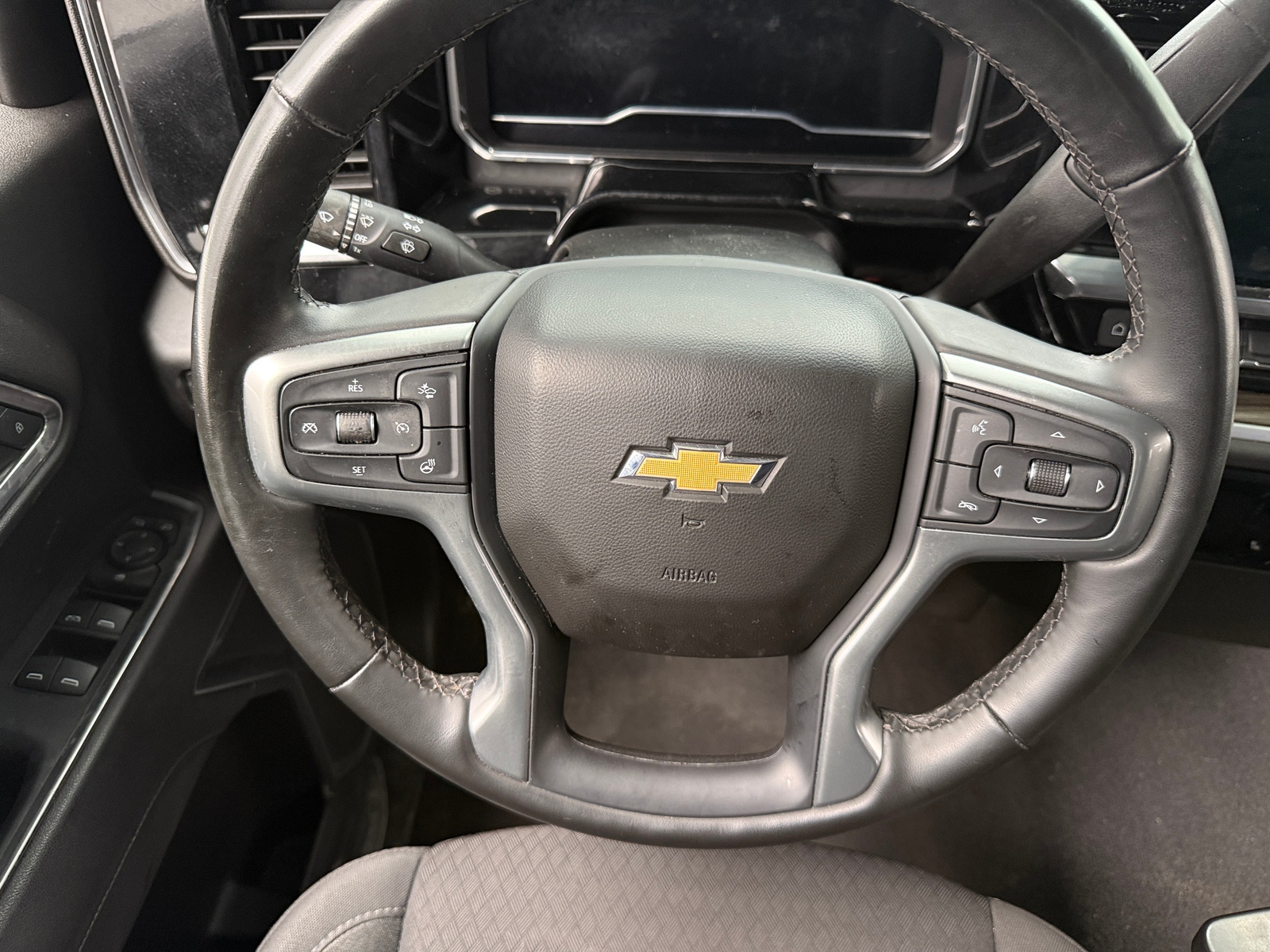 Thumbnail: 2023 Chevrolet Silverado 1500 - 5