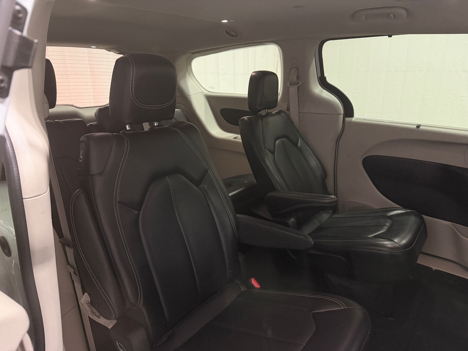 Thumbnail: 2023 Chrysler Pacifica - 5