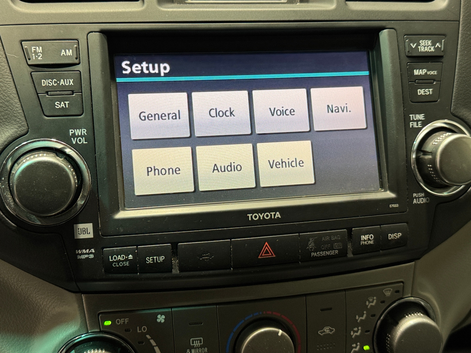 Thumbnail: 2012 Toyota Highlander - 3